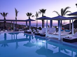 Aurora Luxury Suites