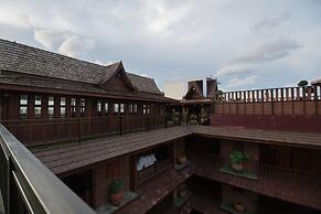 True Siam Rangnam Hotel