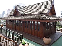 True Siam Rangnam Hotel