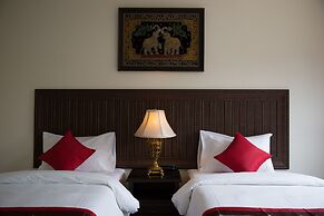 True Siam Rangnam Hotel