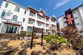 Jungmun JejuHue Pension