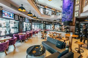 Hugo's Boutique Hotel - Adults Only