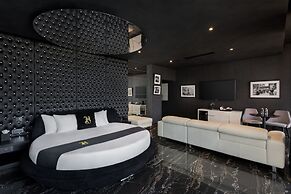 Hugo's Boutique Hotel - Adults Only