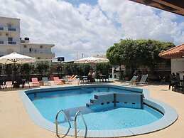 Albatross Studios & Apartments