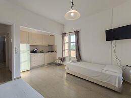 Albatross Studios & Apartments