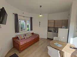 Albatross Studios & Apartments