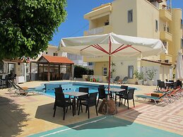 Albatross Studios & Apartments