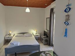 Albatross Studios & Apartments