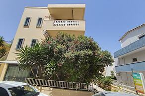 Albatross Studios & Apartments