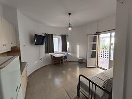 Albatross Studios & Apartments