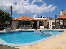 Albatross Studios & Apartments