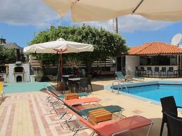 Albatross Studios & Apartments