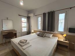 Albatross Studios & Apartments