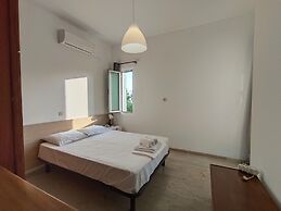 Albatross Studios & Apartments