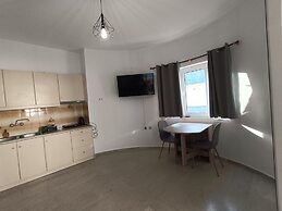 Albatross Studios & Apartments