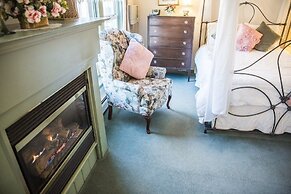 Rosewood Country Inn