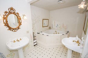 Rosewood Country Inn