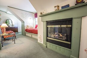 Rosewood Country Inn