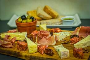 Old Kings Arms Hotel