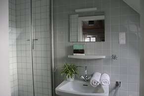 RheinRiver Guesthouse - Direkt am Rhein