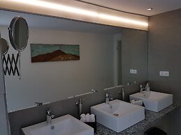 RheinRiver Guesthouse - Direkt am Rhein