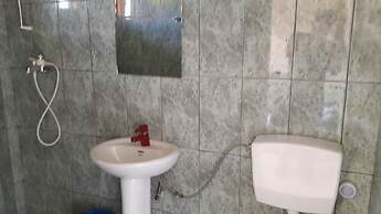 Hotel Bar Emergency 911