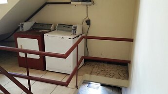 Hotel Bar Emergency 911