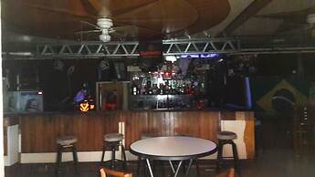 Hotel Bar Emergency 911