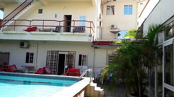 Hotel Bar Emergency 911