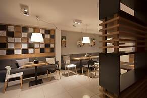 Hotel Link