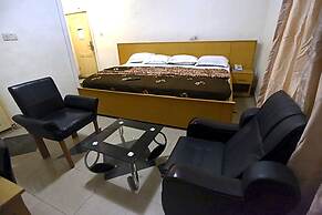 Semper Diamond Lodge