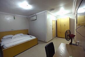 Semper Diamond Lodge