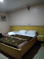 Semper Diamond Lodge