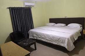 Semper Diamond Lodge