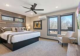 Quarterdeck Resort & Restaurant