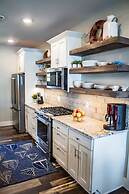 Quarterdeck Resort & Restaurant