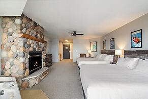 Quarterdeck Resort & Restaurant