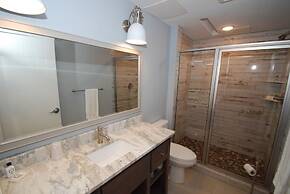 Quarterdeck Resort & Restaurant