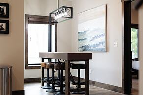 Quarterdeck Resort & Restaurant