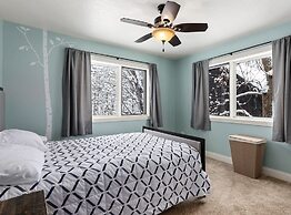 Quarterdeck Resort & Restaurant