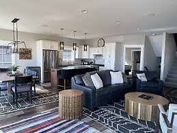 Quarterdeck Resort & Restaurant