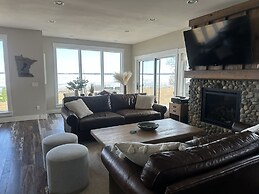 Quarterdeck Resort & Restaurant