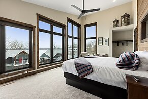 Quarterdeck Resort & Restaurant