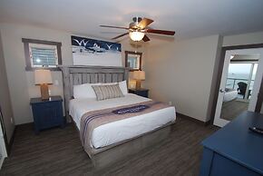 Quarterdeck Resort & Restaurant