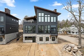 Quarterdeck Resort & Restaurant