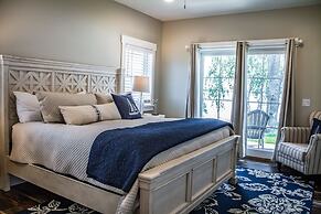 Quarterdeck Resort & Restaurant