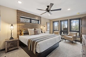 Quarterdeck Resort & Restaurant