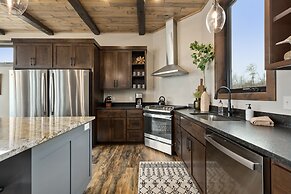 Quarterdeck Resort & Restaurant