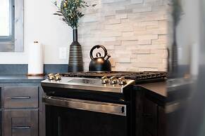 Quarterdeck Resort & Restaurant