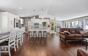 Quarterdeck Resort & Restaurant